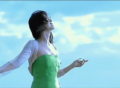 有线耳机给我印象最深的就是这段广告了[作揖]虽然那会宣传的重点不是耳机！当时被