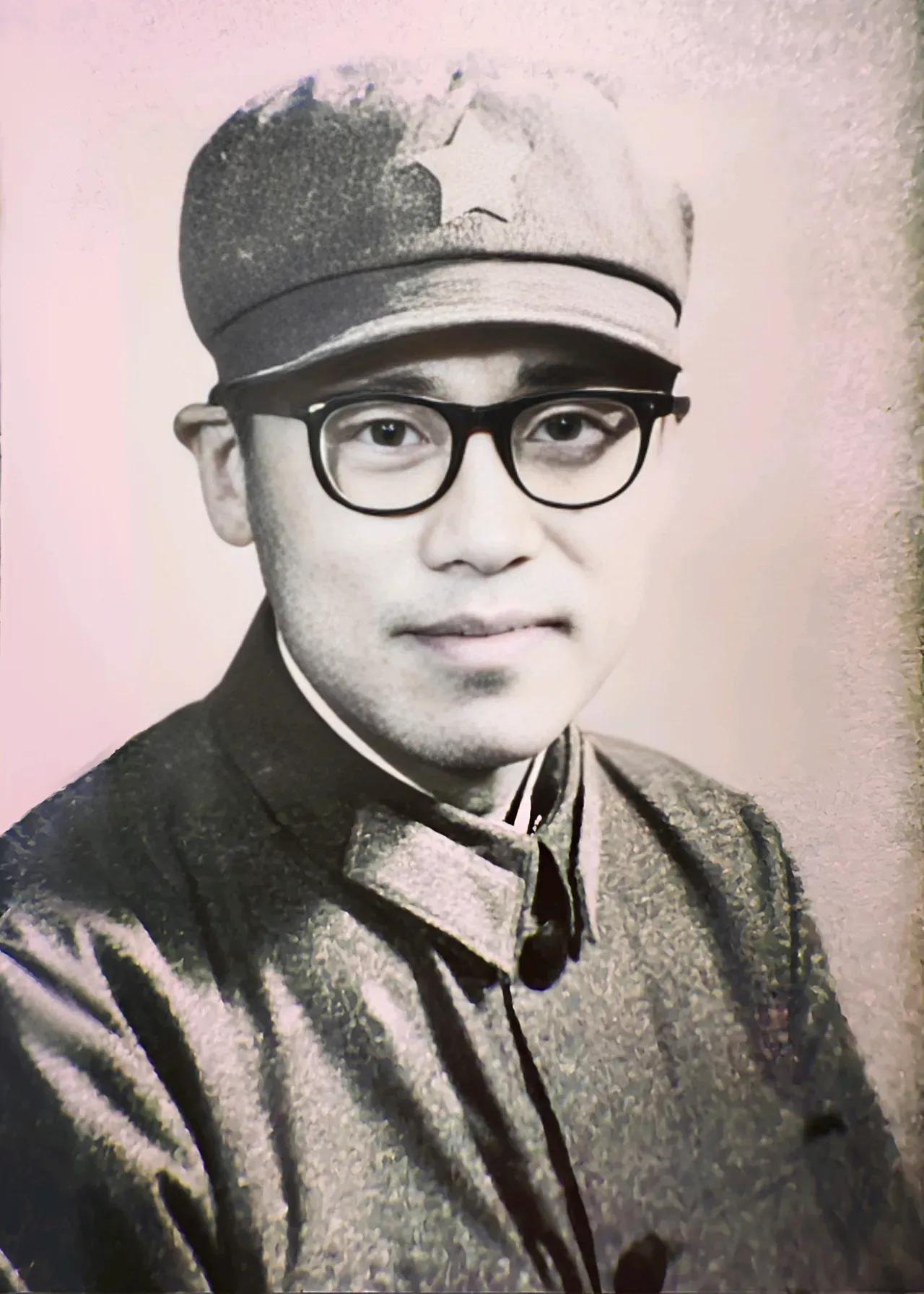 1950年，解放军连长转业回家，可在登上火车的时候，他却发现一个衣衫褴褛的女乞丐