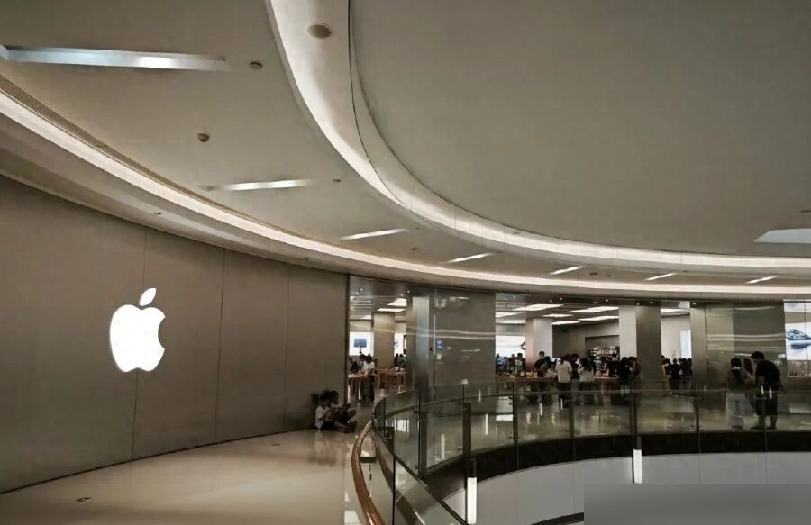 218万囤iPhone17，郑州商人怎么也没想到，亏13万只是噩梦的开始黄牛这个职业，在2026年彻