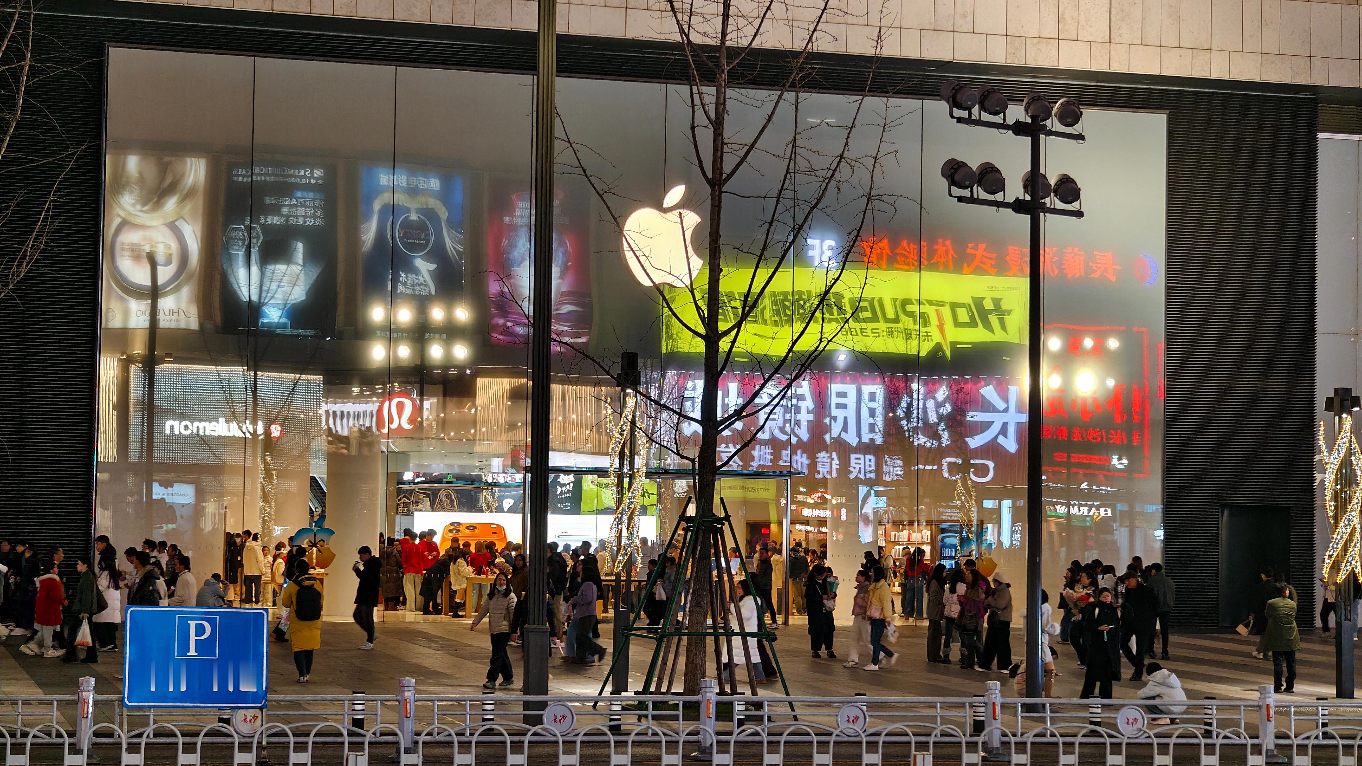 超哥探店：我发现全国各地的苹果AppleStore都有一个共同特点【开在一个城