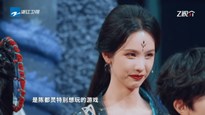 陈都灵横店被骗让嘟嘟赢一局吧，我都有亿点心疼啦[捂脸哭]​​​