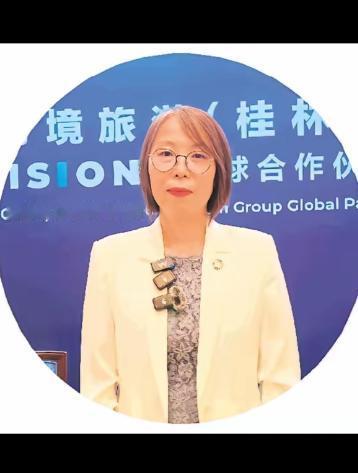 一个前外交人员、去了一个什么国际移民组织，利用自己的人脉开始在高校和各地公开宣讲