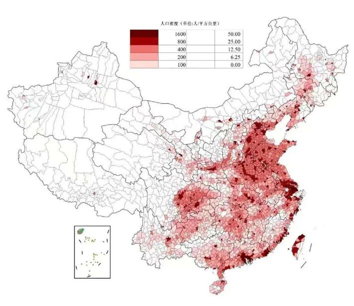中国人口密度分布图：可以看到从东北到西南区域。就是一条斜线，四川往西的云南、西