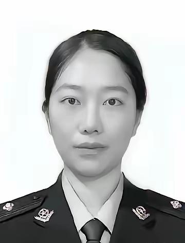 唐立俐，女，1997年出生（牺牲于2020年，年仅23岁），生前系成都铁路公安局