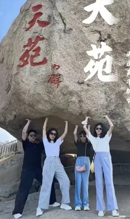 陆毅携家带口游青岛崂山，一家四口大长腿抢镜，真是会玩又会享受！
