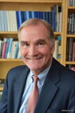 1907年,耶鲁大学的捐赠基金还只是一笔小钱。时间快进到1985年,一个叫大