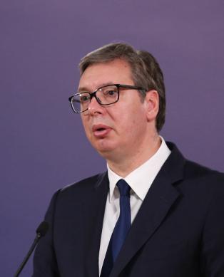 武契奇又给全世界上了一课，刚拿到中国的导弹后，他转头就邀请北约参加联合军演。40