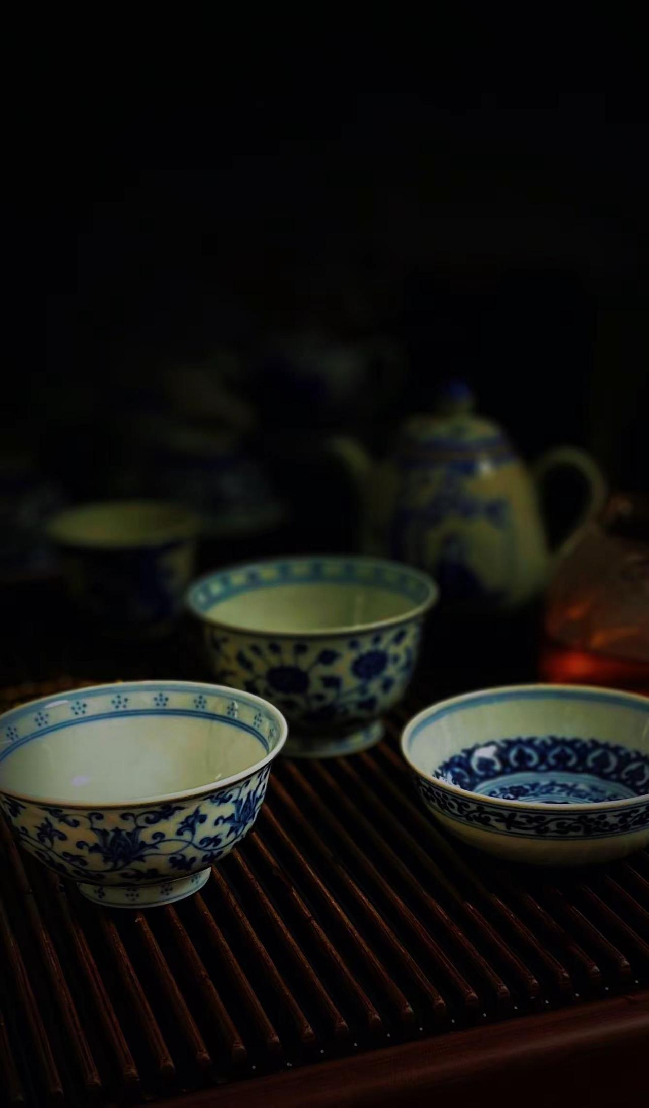 小雅阮定荣“没有大彻大悟，只有边走边悟，圈小，事少，心安，自由，清醒通透”茶生