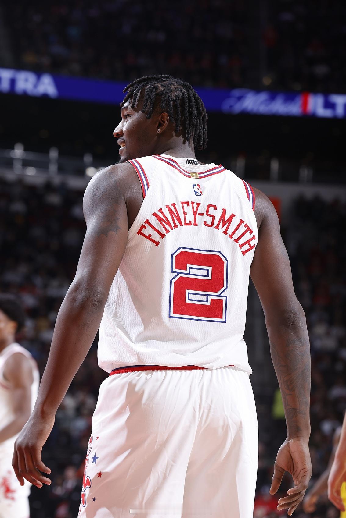 乌度卡谈芬尼-史密斯：“我认为他对伦纳德的防守非常、非常好。开场是塔里（伊森）防