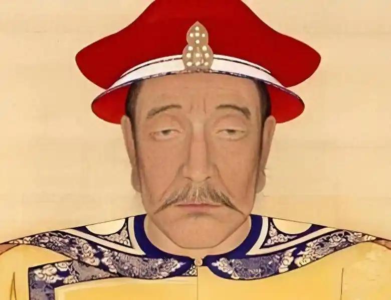 时间来到公元1587年深夜，努尔哈赤与妻儿睡得正熟，突然听到院中有异常响动。这