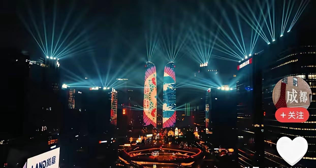 我之前还吐槽成都地铁早高峰挤得喘不过气结果跨年当天直接干到1003万人次一