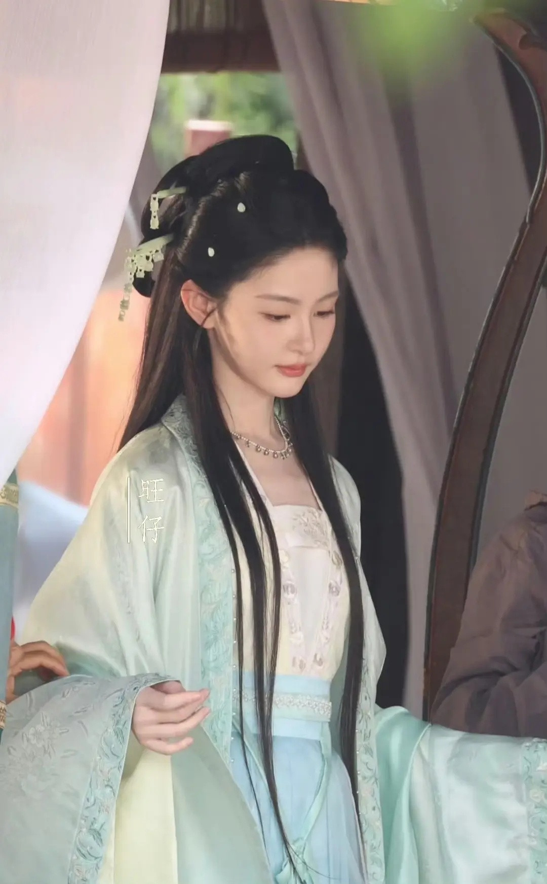 她是不是变美了？感觉比以前好看了
