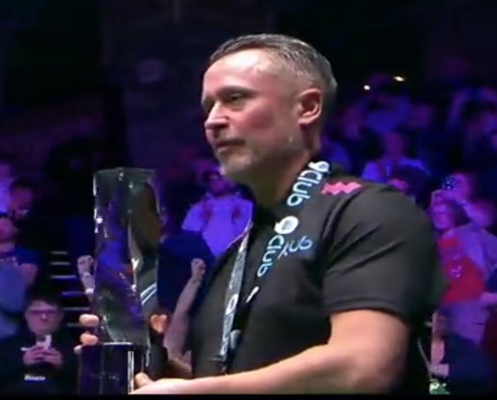 单局限时赛博顿登顶七零后老将阿尔菲博顿决赛战胜同是七零后的大鲨鱼宾汉姆，首获排