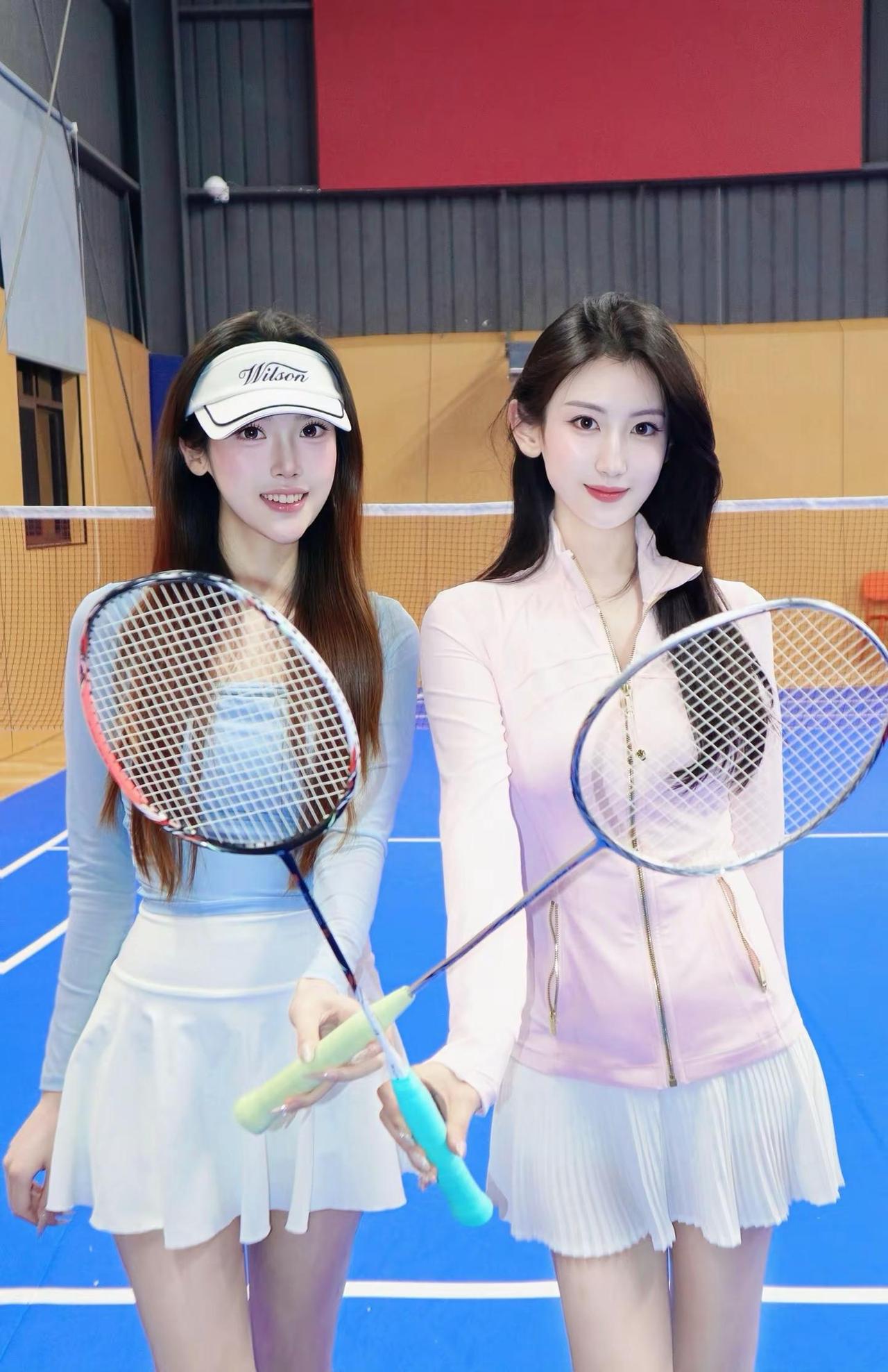 别问球技，问就是重在参与羽毛球女搭档羽毛球双打女生羽毛球穿搭羽毛球