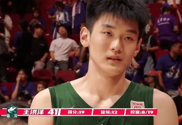 18岁2米07小将，能里能外，或成广东队锋线救星