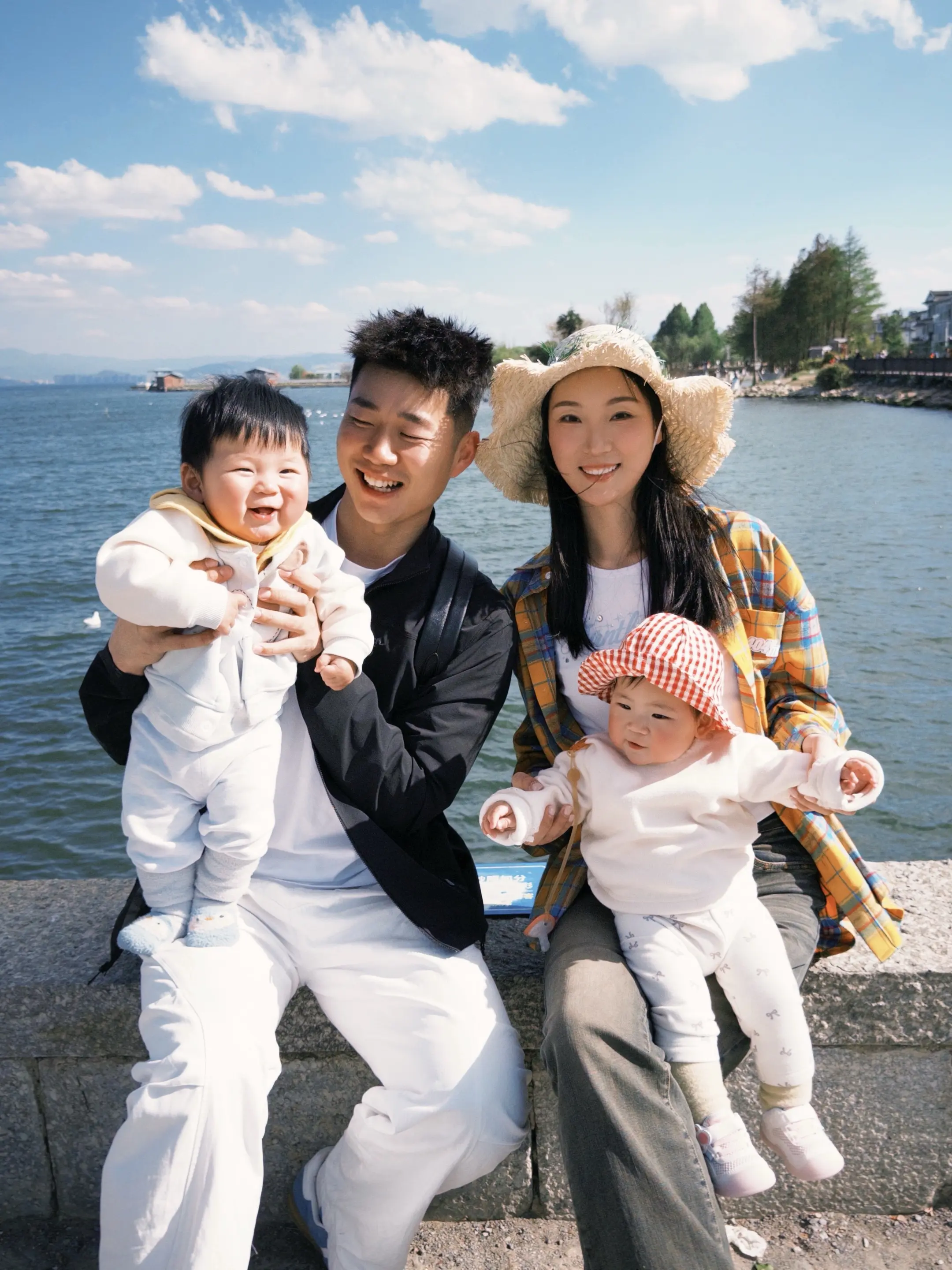 从房子走出去 站在春天中间