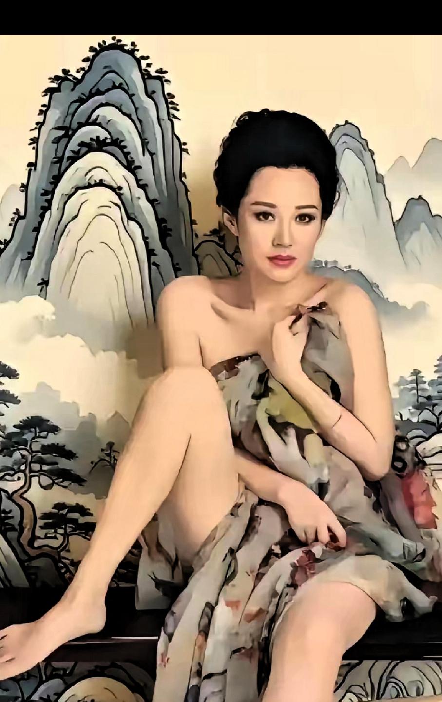 咱也不懂艺术，你们看许晴五十岁拍裸妆好看吗？！王志文却说：“好看，是艺术品”！