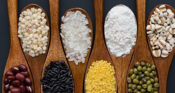 糖尿病的早期表现有哪些呢？首先，就是经常性的口渴，总是喝不完的水