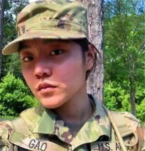 “在美国当兵真是太爽了！”2019年，一名背叛祖国加入美军的中国女子发文怂恿国