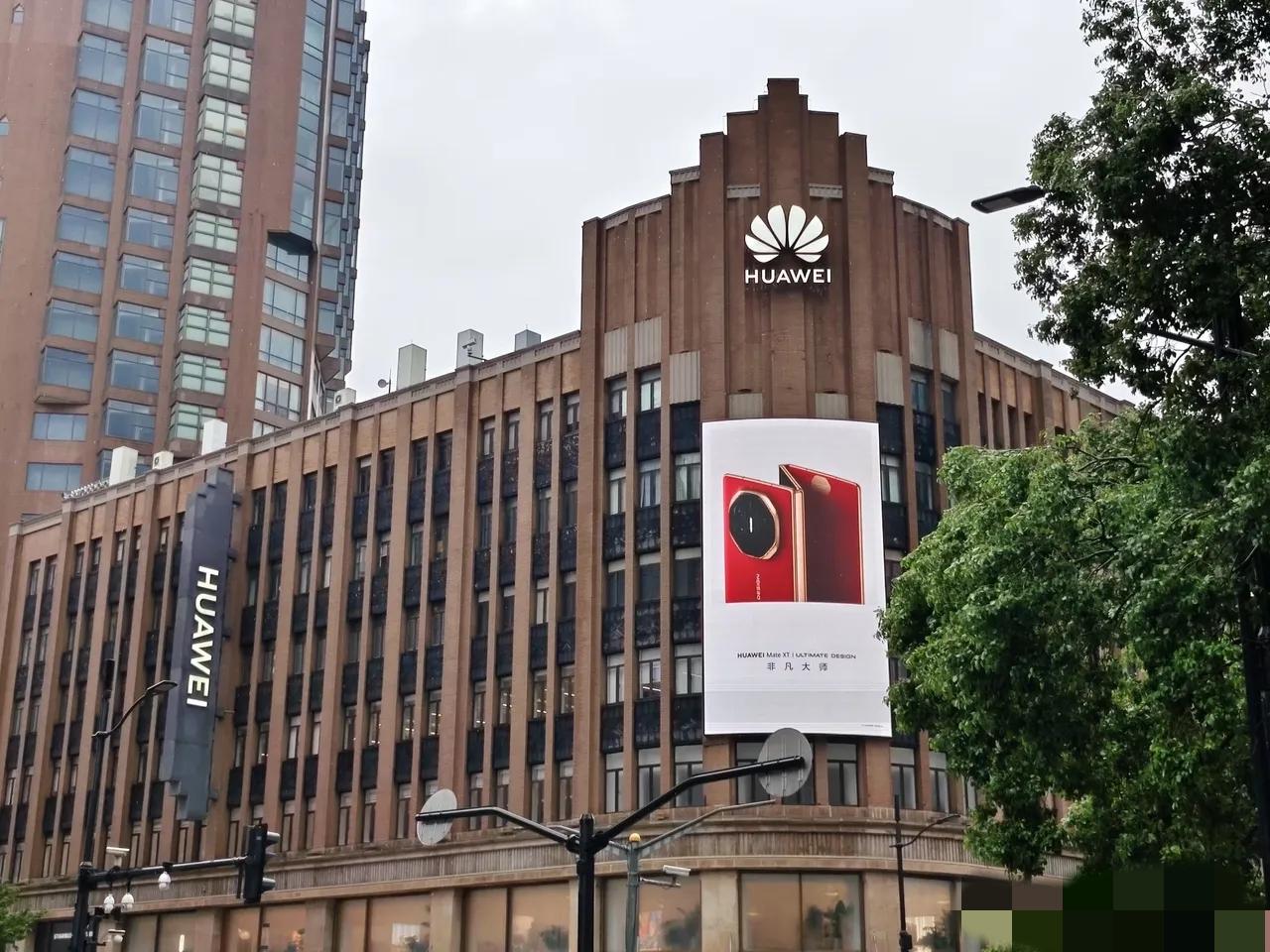 太搞笑了，都跟华为学了？华为坚持不上市大疆不上市，字节跳动不上市，就连AI新