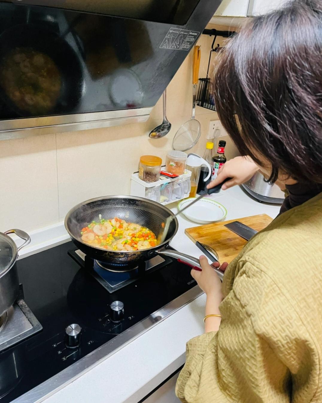 人到中年我只佩服一个人那就是我老婆生活不要太自律一年四季每天早上5点准