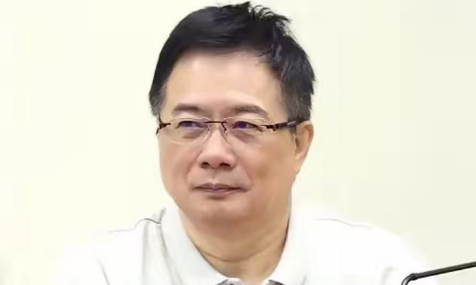 蔡正元说：“有人觉得中国盟友少，一旦与美国打起仗来无人会帮助中国。” 说白了