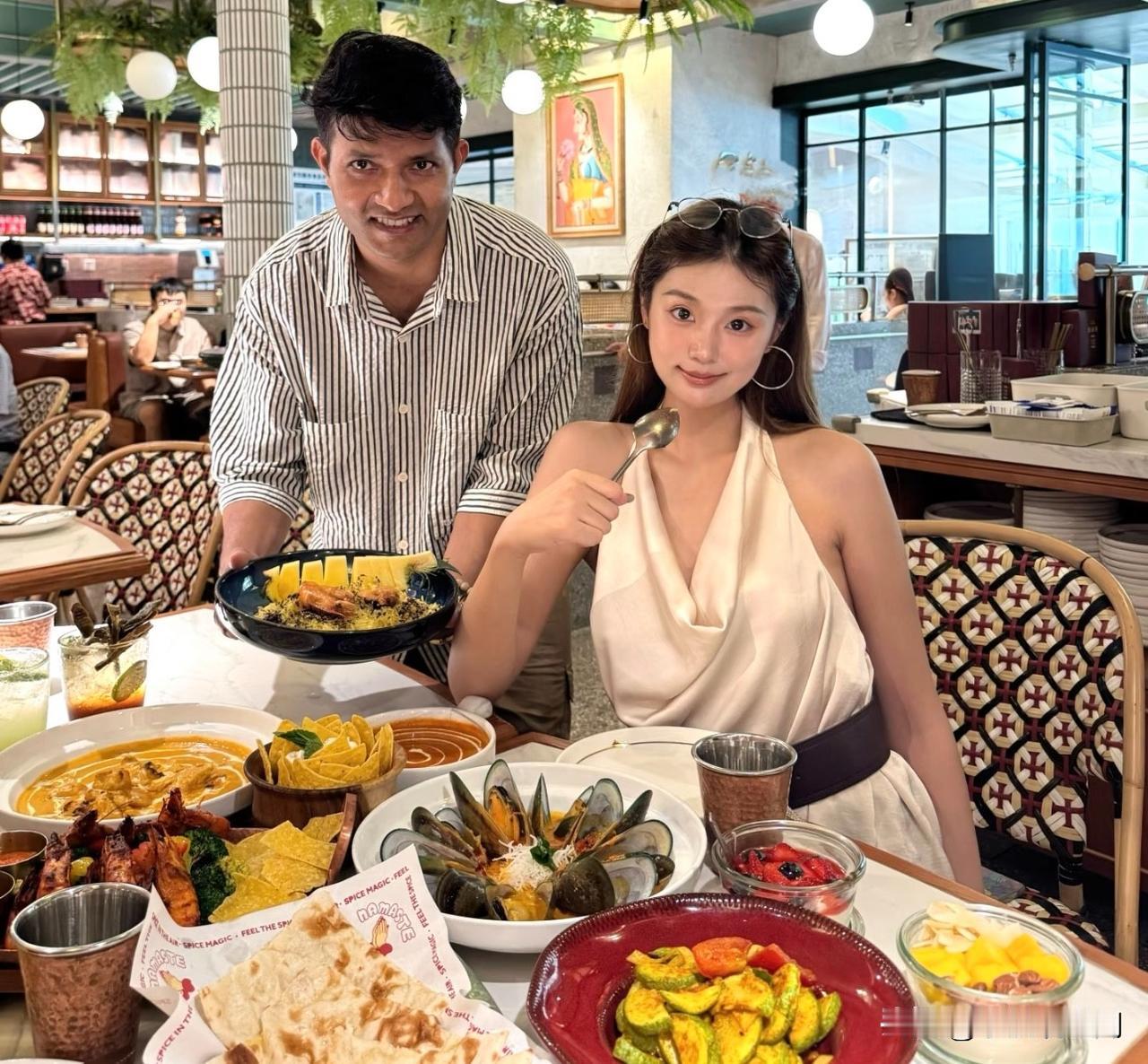 印度餐厅及美食在中国各地遍地开花，赢得很多年轻人的喜爱，前去体验打卡。友友们，