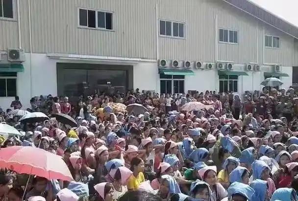 以前美国没有给越南实行高关税的时候。越南的工人可傲娇，反正动不动要罢工，各种要求