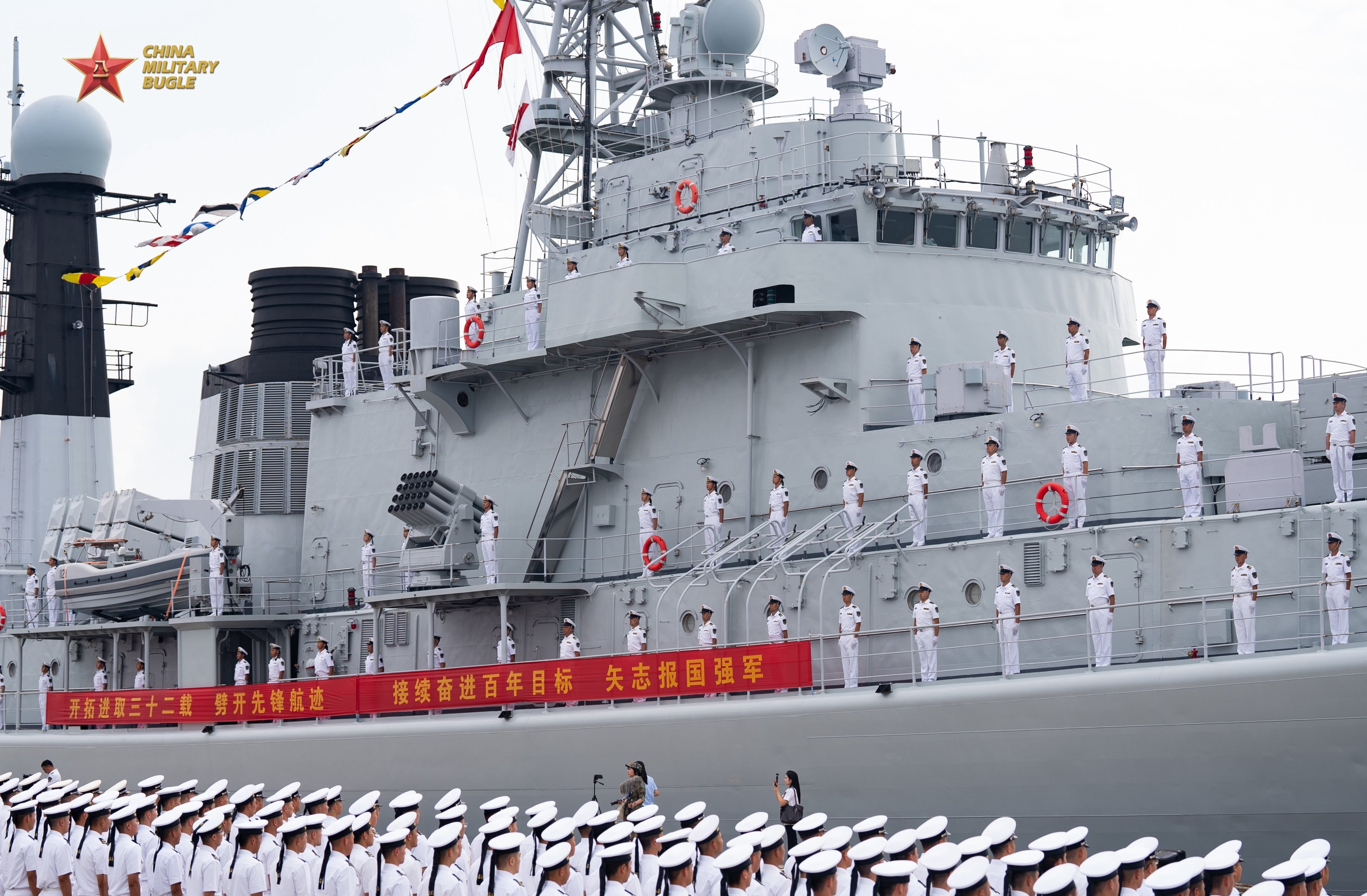 052首舰哈尔滨舰退役后的安排去归宿地的路线：从上海长江口进入长江干线，溯江向西