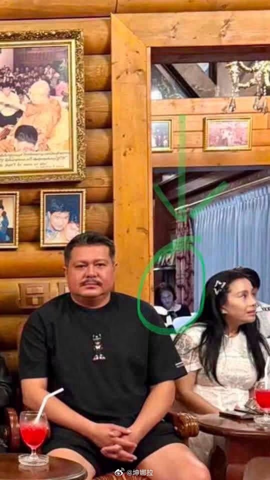 泰国摇滚歌手SekLoso晒照惊呆网友：照片里多了一个人⁉️