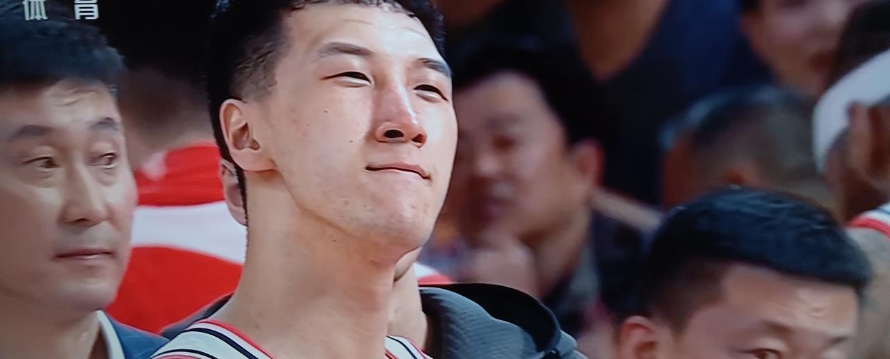 杜润旺再这样打下去，杜峰即使再怎么把旺仔当自己人，我估计下赛季也不敢多用他了。联