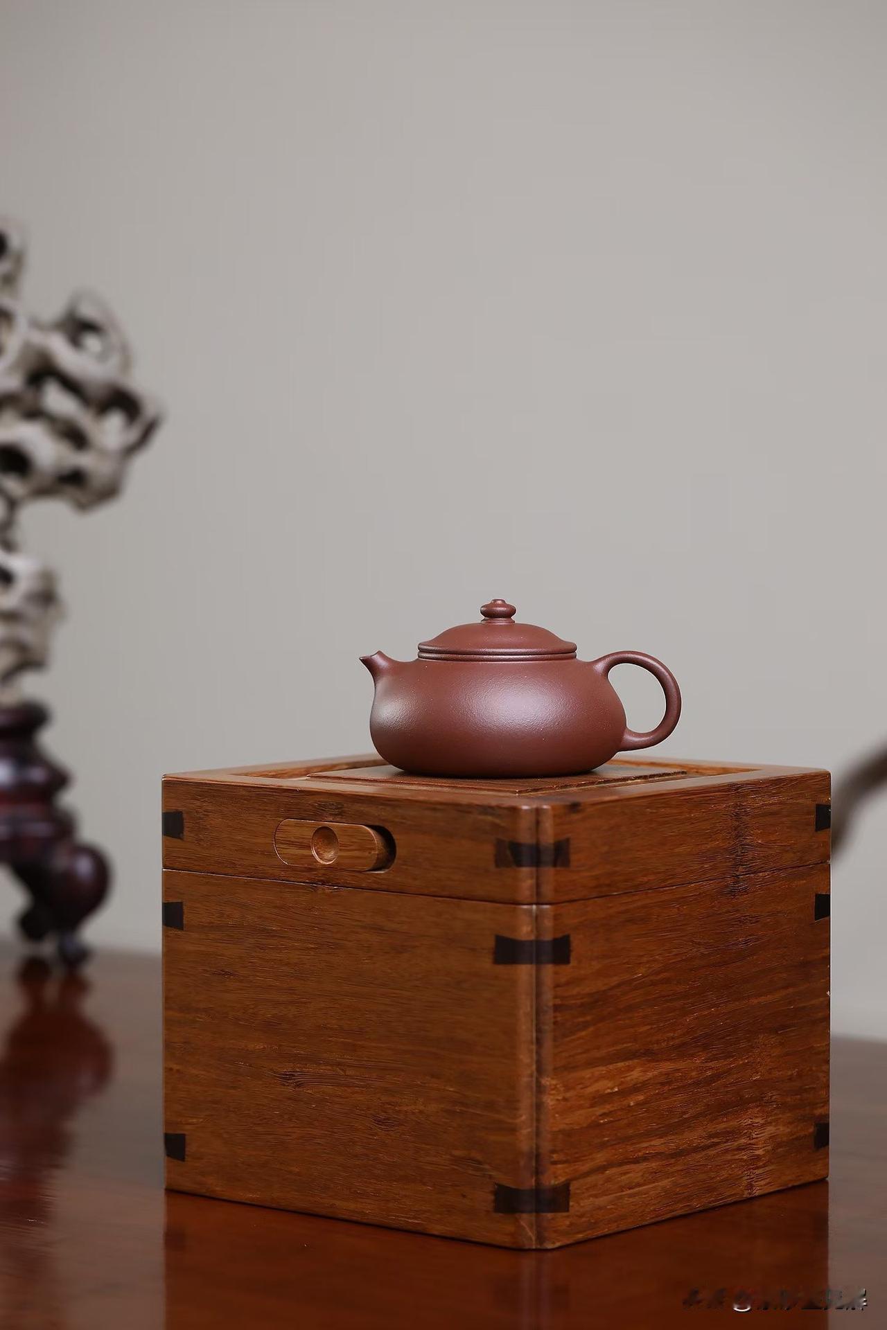 别再被“泥凳纹”骗了！行家揭秘紫砂壶全手/半手鉴别真相，3招教你避坑“有泥凳纹