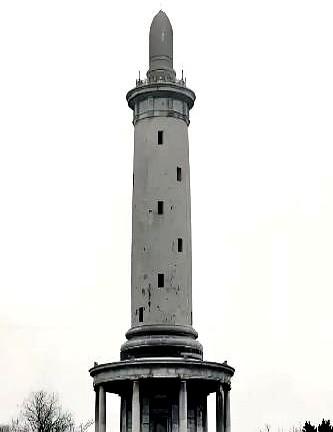 旅顺白玉山塔这两天突然登上热搜，据《大连日报》4月29日的消息，这座1909年由