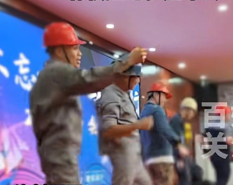 不参加年会表演竟然被扣上一个这样的处罚武汉一家公司要求所有员工在年会参加表演。