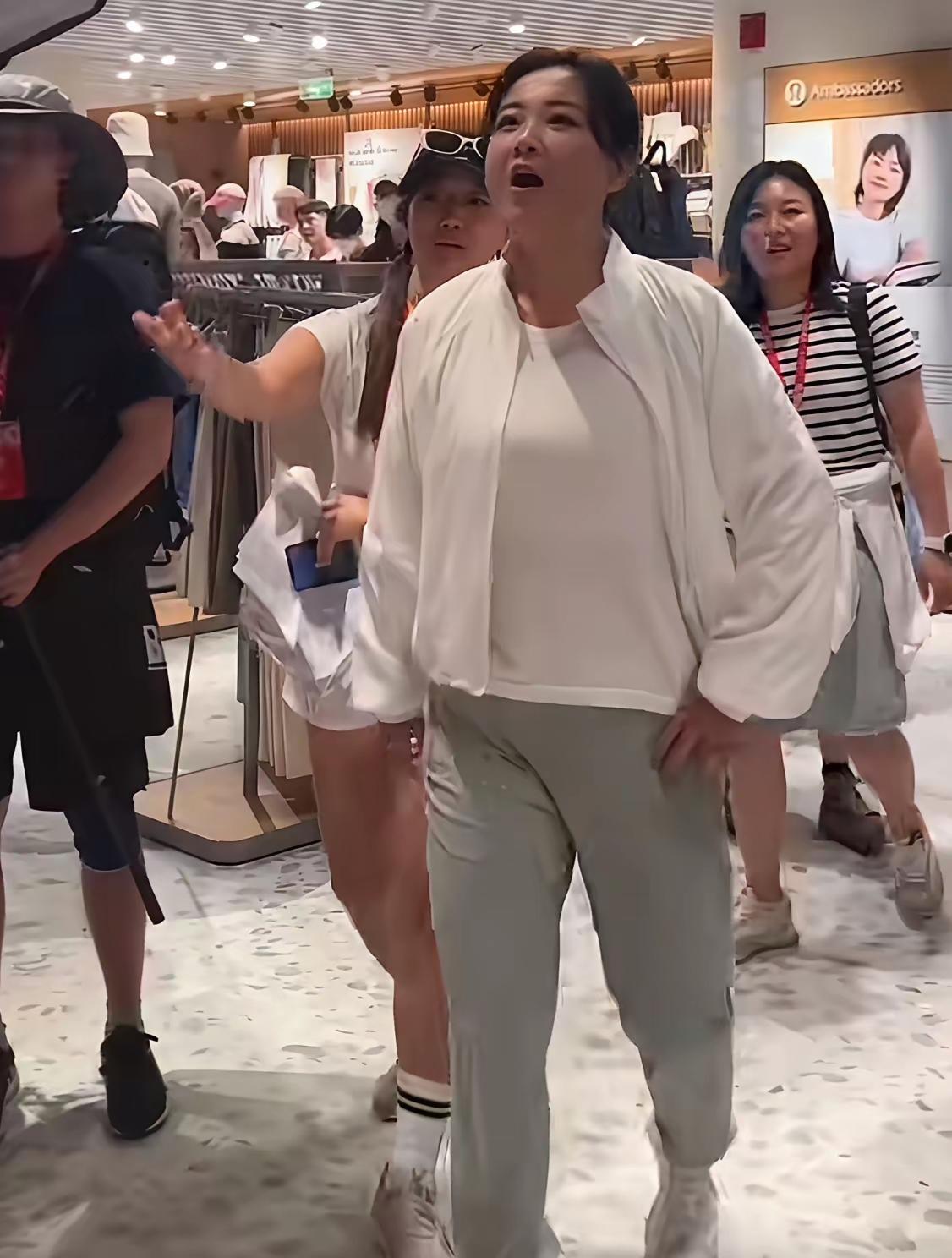 我打赌，贾玲这是减一百斤后，胖回了50斤！错不了