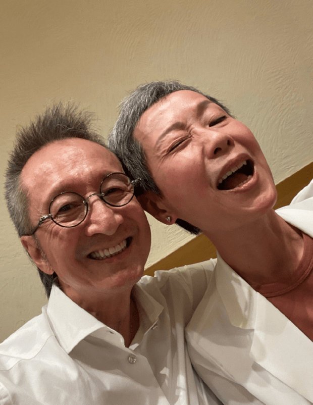 叶童老公太帅了，他俩真的很般配，他们是娱乐圈罕见的从初恋走到白头的夫妻！