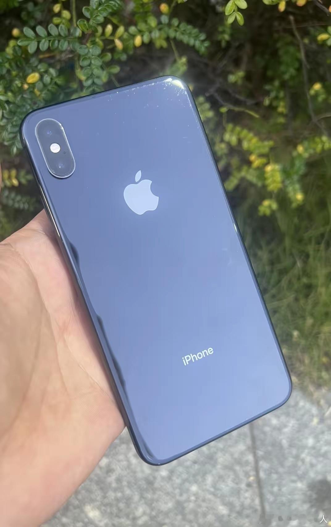 一台iPhone真的能撑10年，甚至更久都不是空谈。我手上这台XsMax，当年