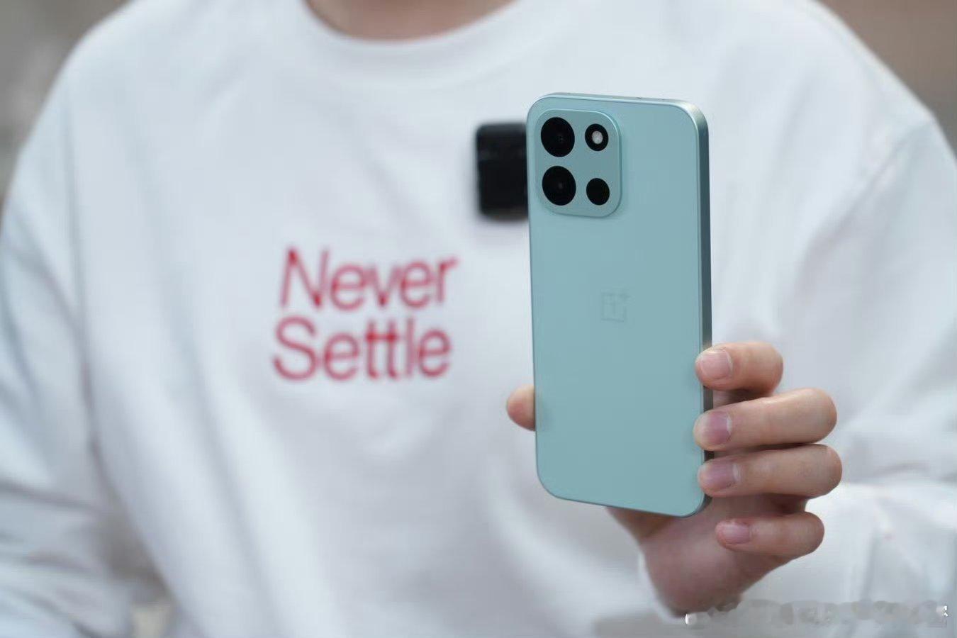 一加turbo一加Turbo6正式亮相，以同级别独有的1.5K165Hz刷