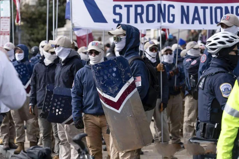 美国的民主已经失败了！夺回美国！华盛顿爆发白人至上主义者游行。7月4日，美国