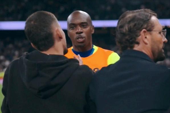 挑事！皇马赛后冲突，维尼修斯惹的祸。3月3日西甲第26轮，皇马0-1不