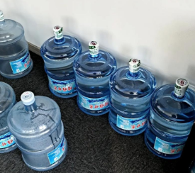 现在有几个城市是高度警惕的，生怕自己那儿会打仗，寻思着囤点物资。囤点没啥错，但你