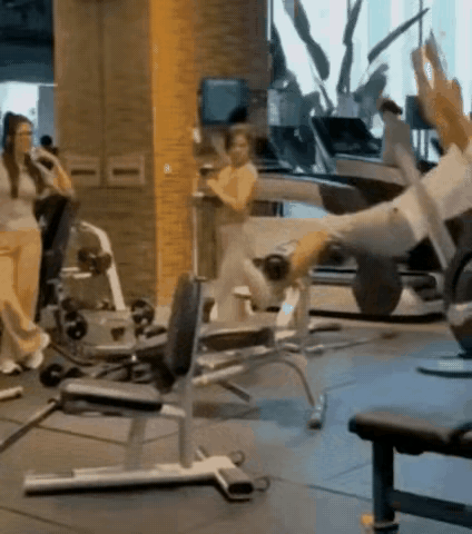 就这一波操作下来，还不得把周边美女迷的心花怒放啊