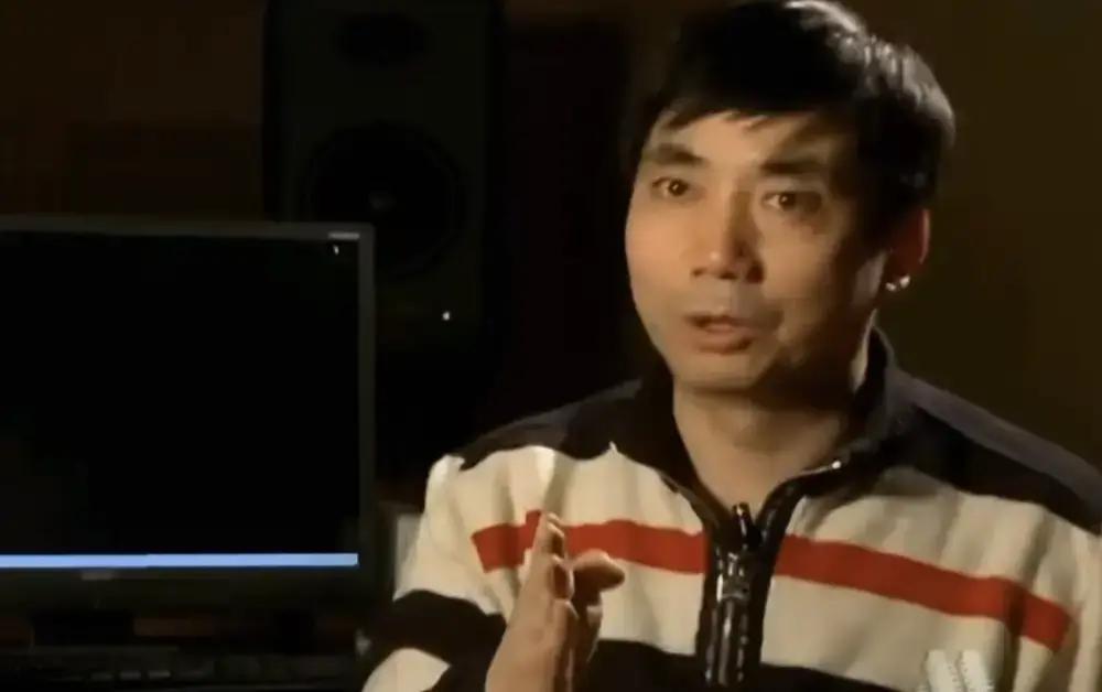 “当年我连个群演都算不上，就想跟高希希、杨亚洲混个脸熟。”范明在酒会上跟周小斌嘀