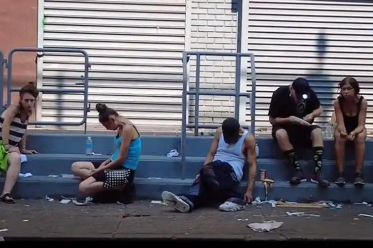 芬太尼为啥能把美国搅得发疯？不少人至今没看透。其实关键就两条：第一，便宜，一剂不