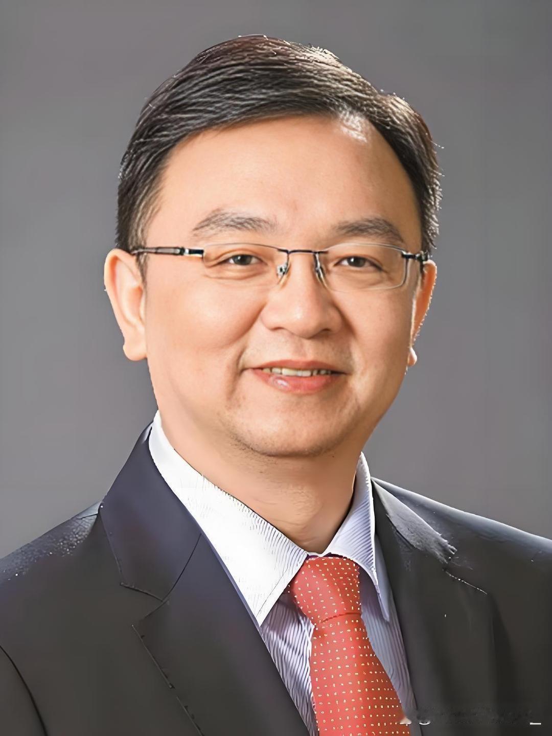 你绝对想不到，身价上千亿的比亚迪老板王传福，到现在还保持着一个习惯：每周雷打不动，提着水果零食，走到