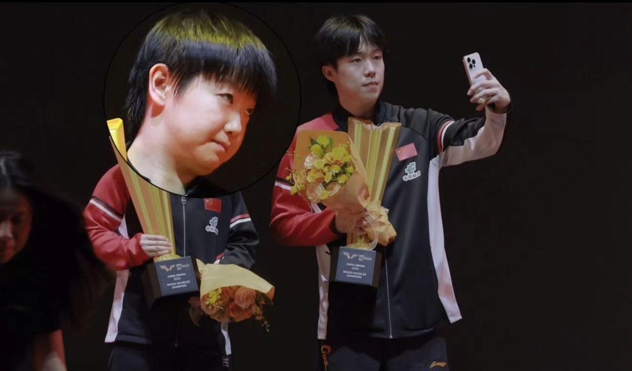 哈哈哈哈莎莎也没想到吧！这个白眼被放大了