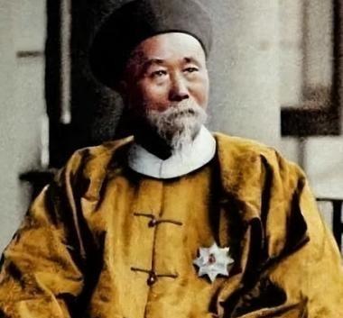 1901年，李鸿章去世，他给子孙留下4000多万两白银和无数家产，可没想到，5