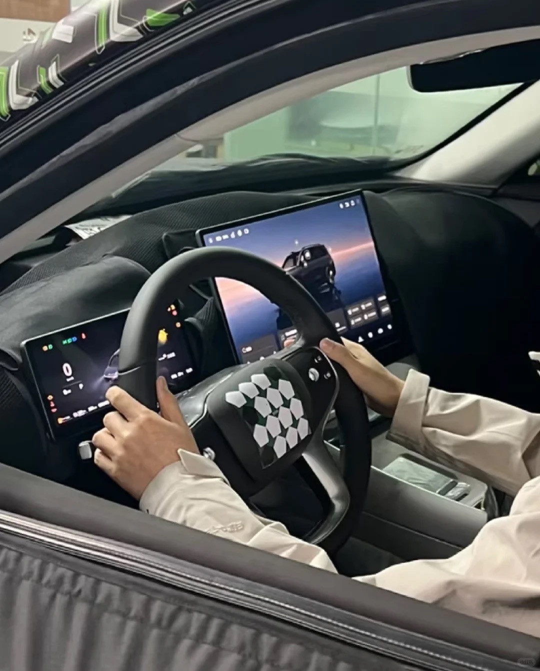 据说这是零跑D19内饰谍照？那我把最近爆出来的放在一起给你们看看