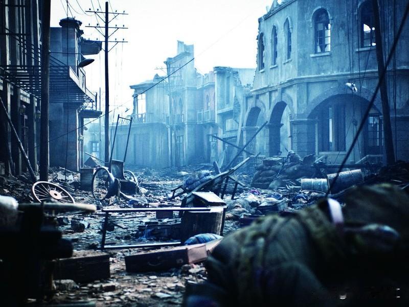 都说《三国演义》很恐怖，一点不假。很多人把自己代入王侯将相，觉得三国很浪漫，但其