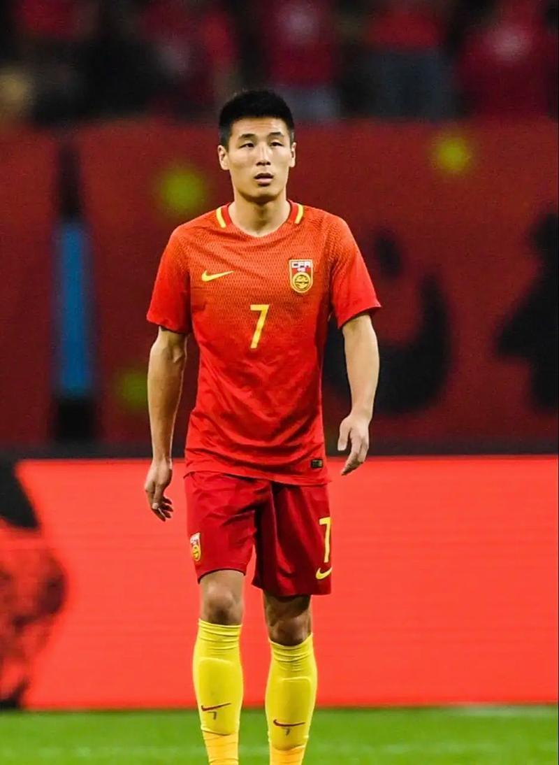 武磊会不会继续成为国足队长吗？随着邵佳一成为国足主帅！国足队长也是球迷乐道的话题